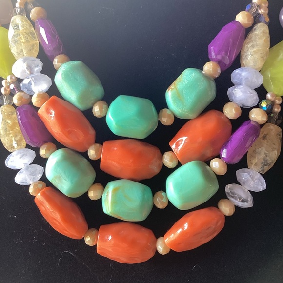 Premier Designs Spring Break necklace with gorgeous stones - Picture 2 of 6